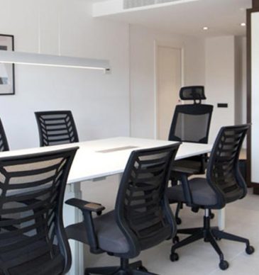 Especial business: un espai per a reunions al teu pis de lloguer a Sant Just – Modolell